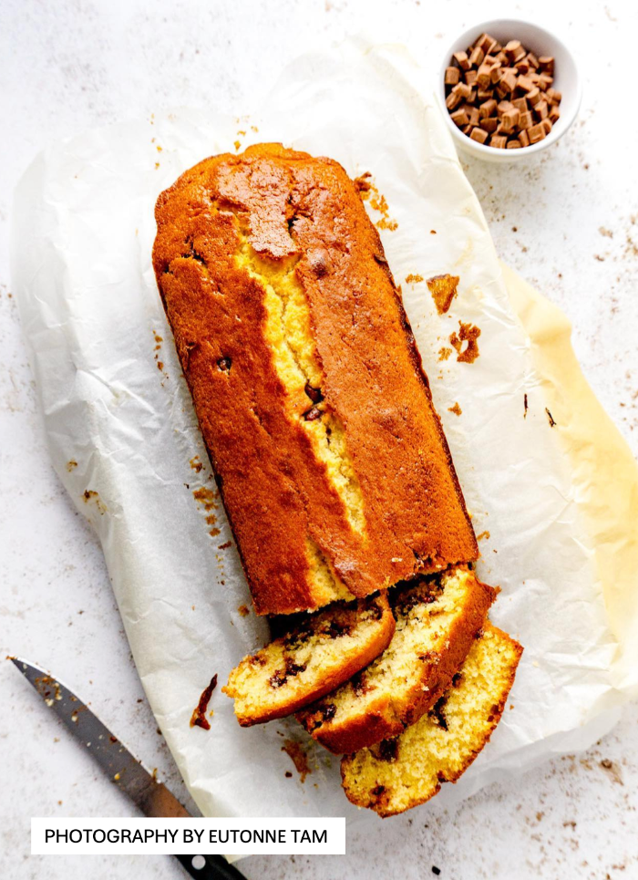 White vinyl photography backrops with a homecooked chocolate baked loaf